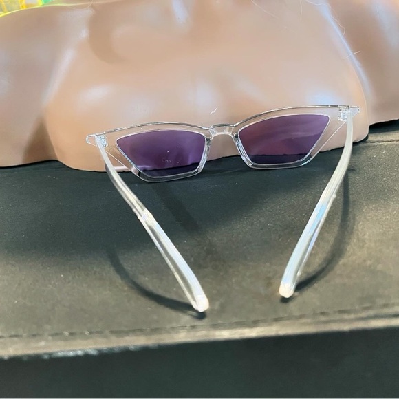 New! Cat Eye Frame - Picture 2 of 5